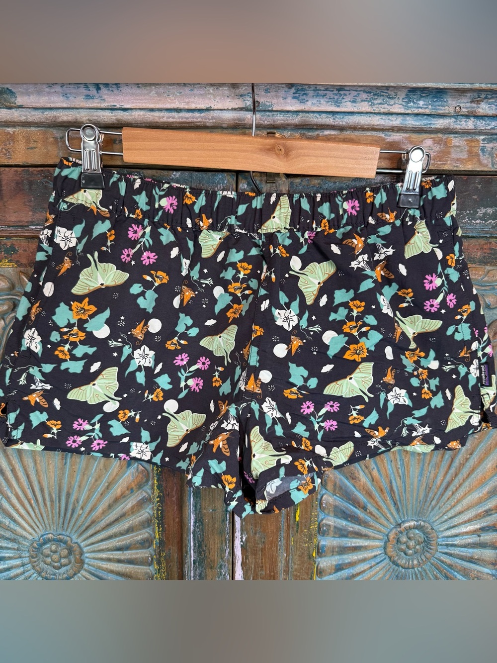 Patagonia barely baggies shorts Night Pollinators  Luna moth print M